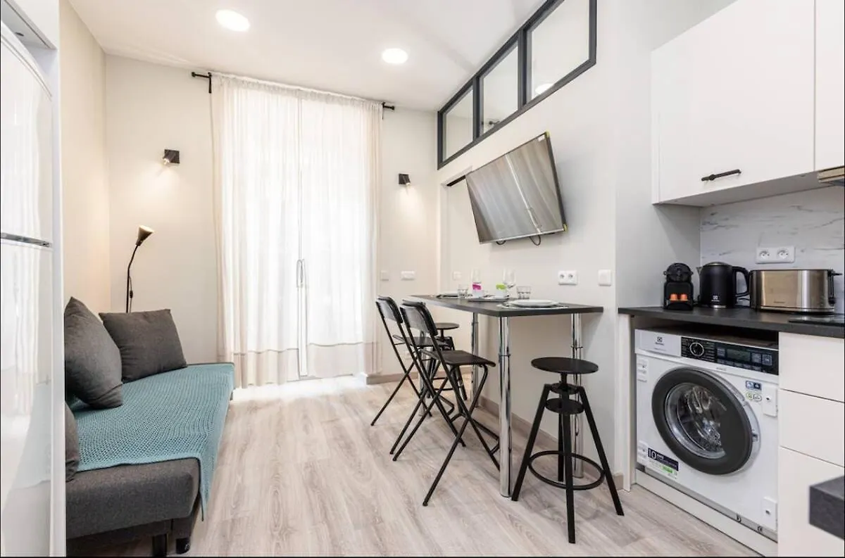 1 Bed, Center Of Nice With Ac 0*,  Francie