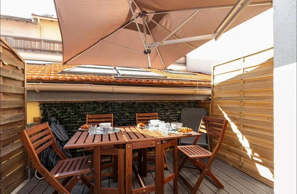 1 Bed, Center Of Nice With Ac Apartment