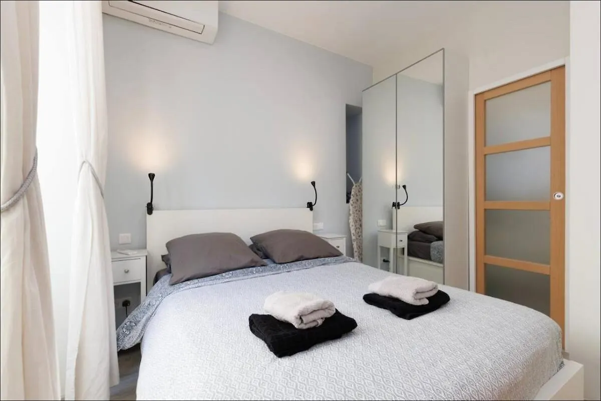 Apartment 1 Bed, Center Of Nice With Ac